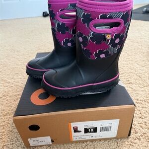 Bogs Kids' Black and Purple Floral Boots